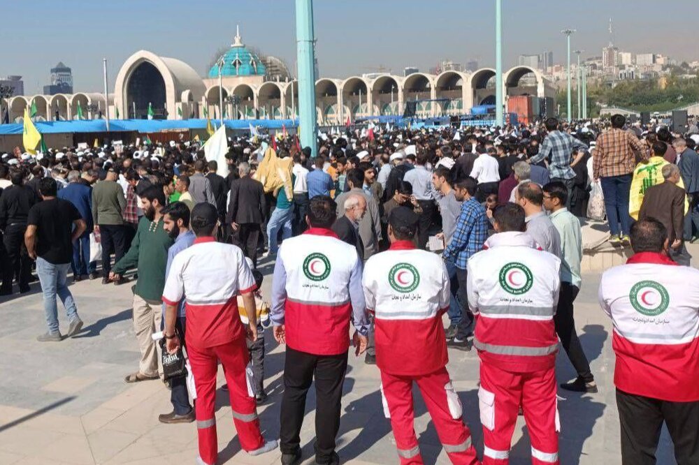 پوشش نماز جمعه تهران با ۱۹۰۰ امدادگر و نجاتگر هلال‌احمر